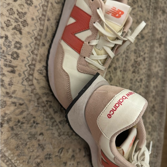 New Balance Women's Running Sneaker in Coral and Blush - Picture 4 of 6